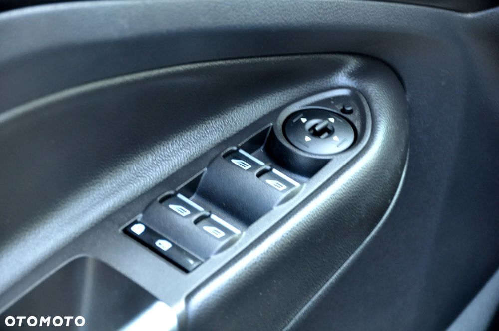 Ford Kuga 2.0 TDCi 4x4 Titanium - 38