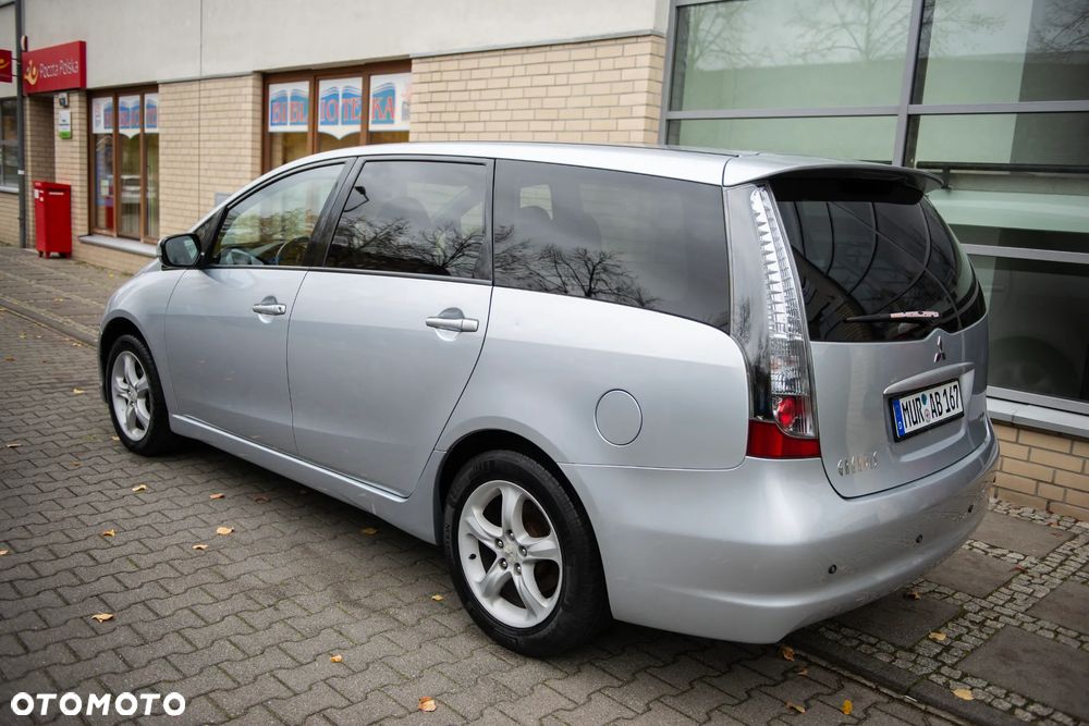 Mitsubishi Grandis 2.0 DI-D 6-Sitzer Intense - 4