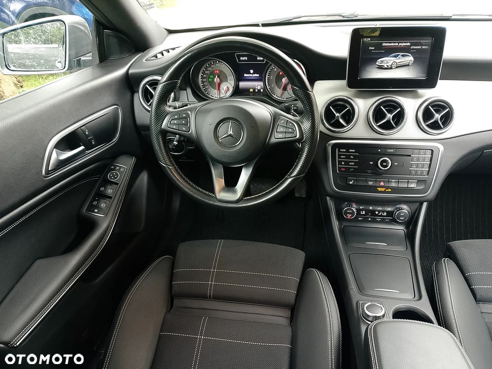 Mercedes-Benz CLA 200 7G-DCT SCORE - 5
