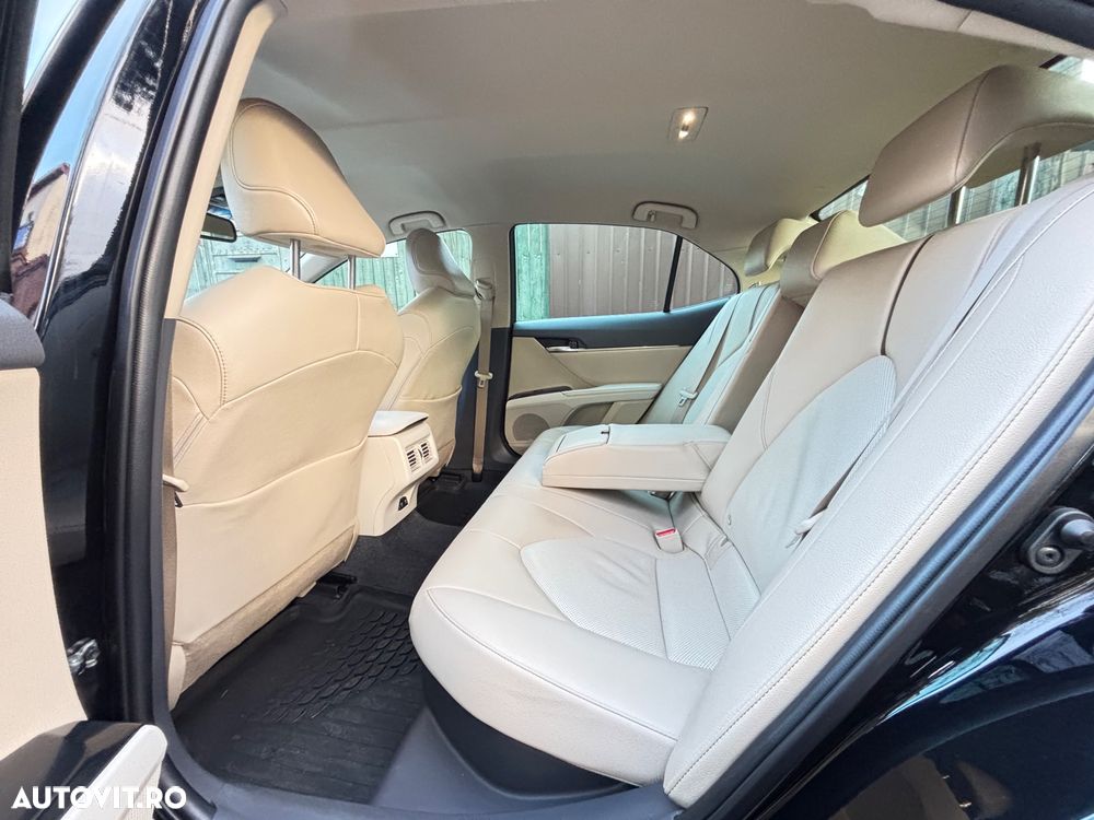 Toyota Camry 2.5 Exclusive - 14