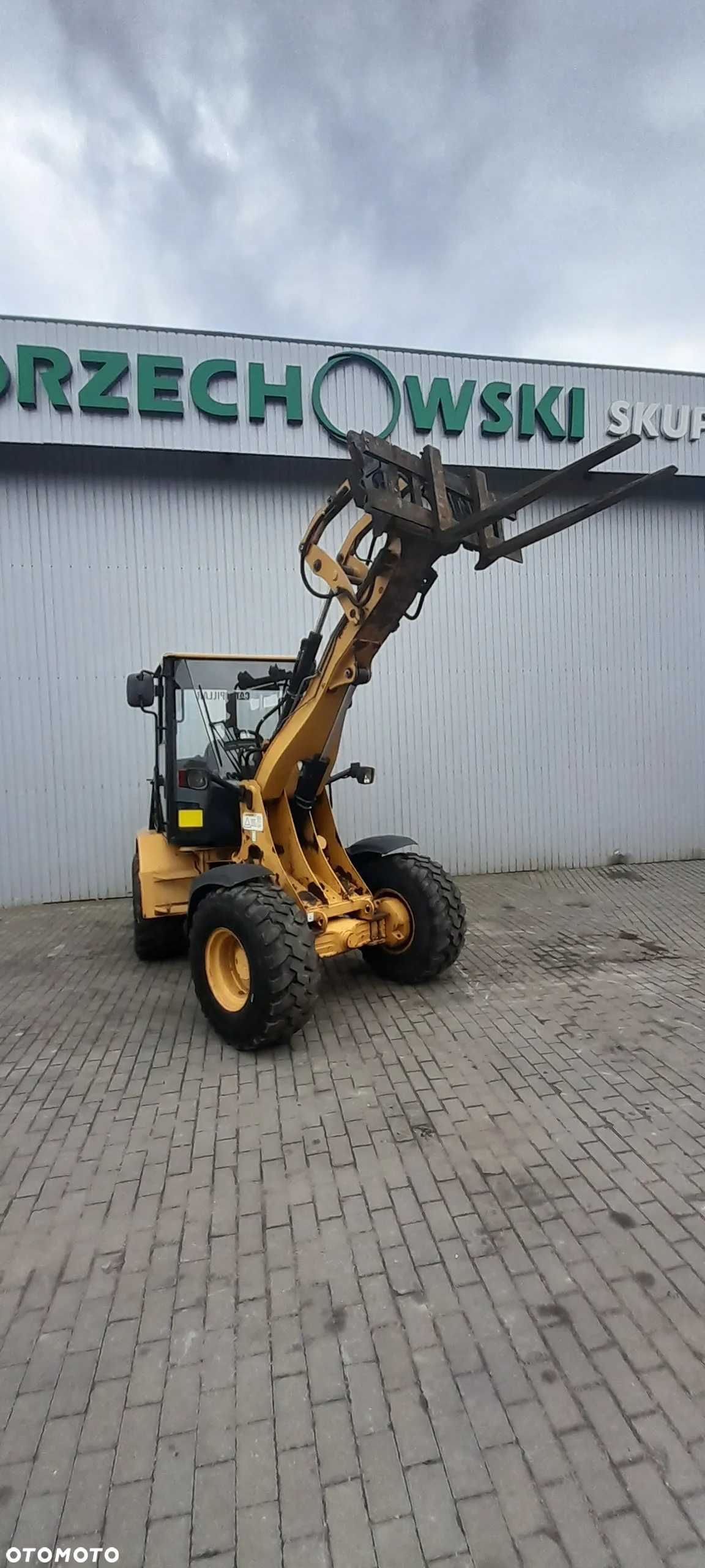 Caterpillar 906 - 21