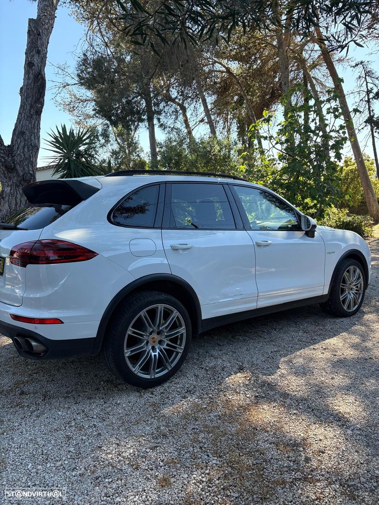 Porsche Cayenne S - 8