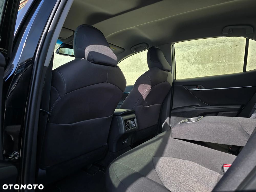 Toyota Camry 2.5 Hybrid Comfort CVT - 29