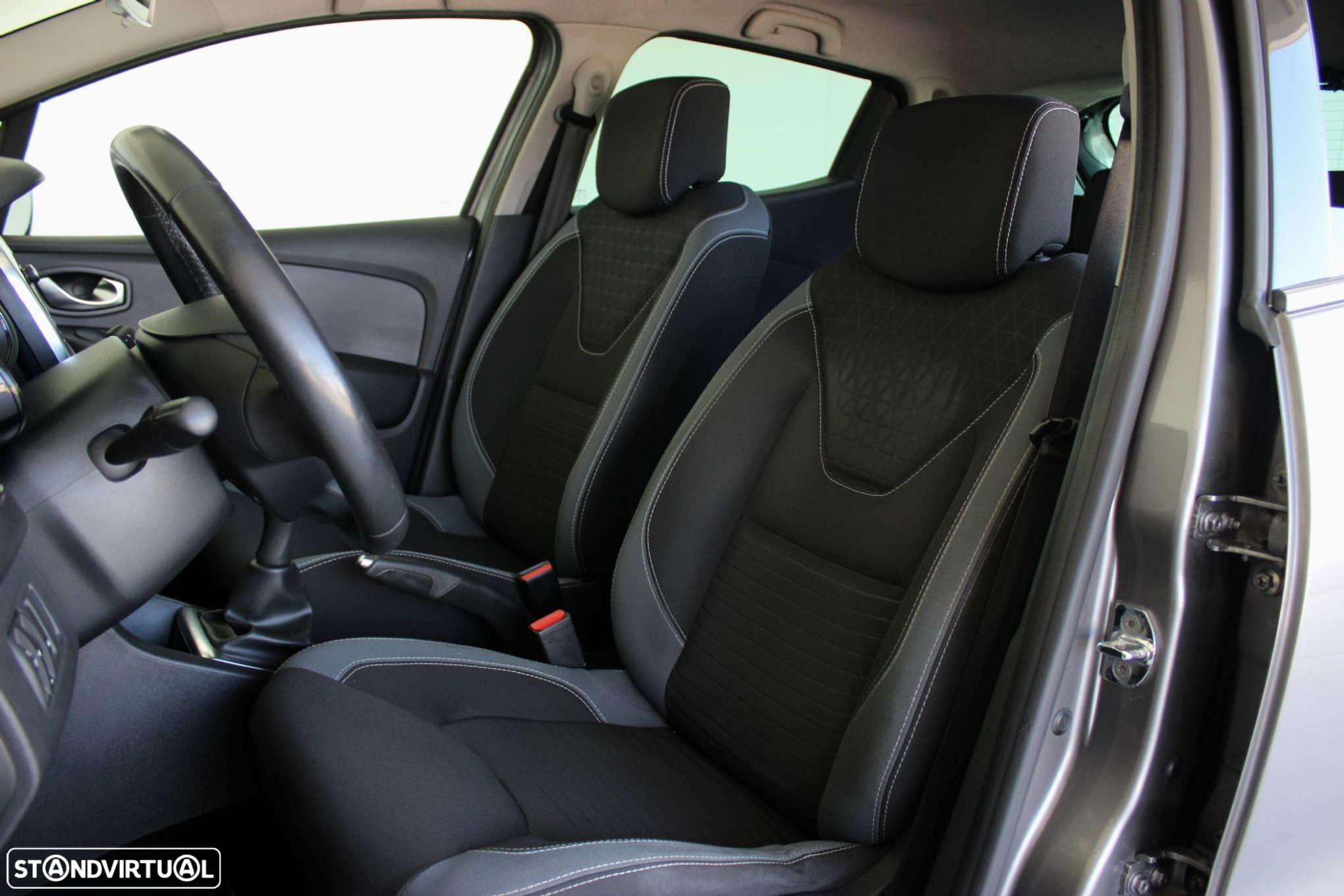 Renault Clio 0.9 TCe Limited - 31