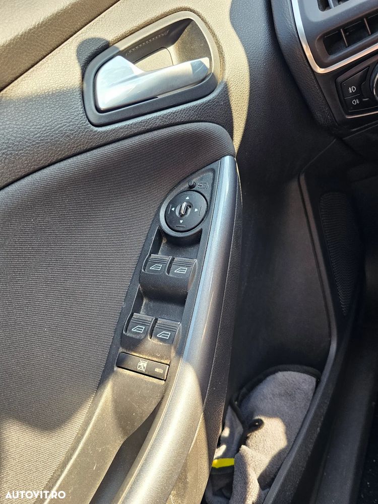FORD Focus 2013 — imagine 10