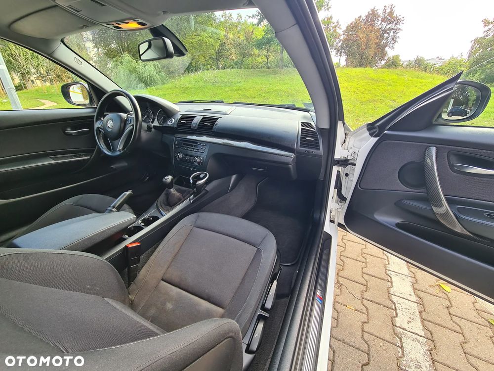 BMW Seria 1 120i - 27