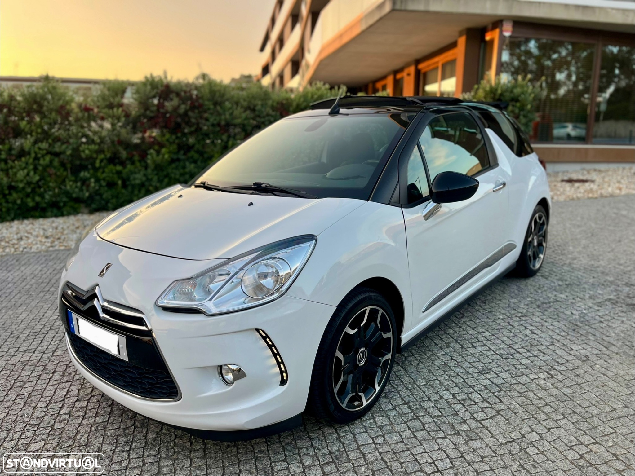 Citroën DS3 Cabrio 1.2 VTi So Chic - 32