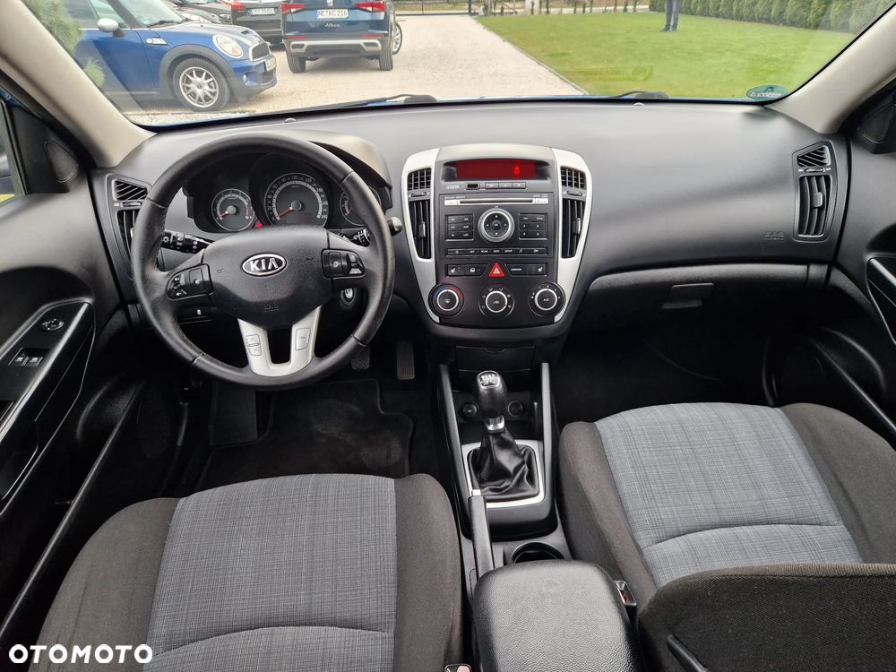 Kia Ceed 1.4 CVVT Dream-Team Edition - 7