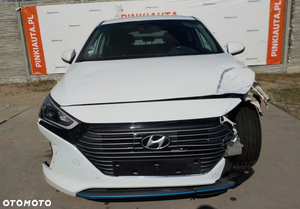 Hyundai IONIQ - 3