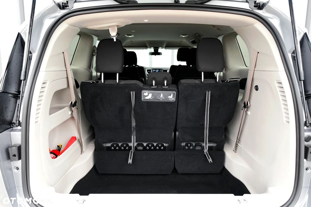 Chrysler Pacifica - 31