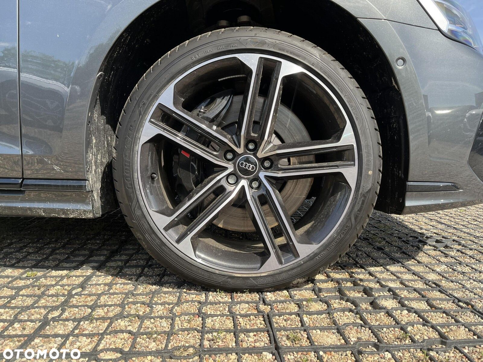 Audi S8 - 10