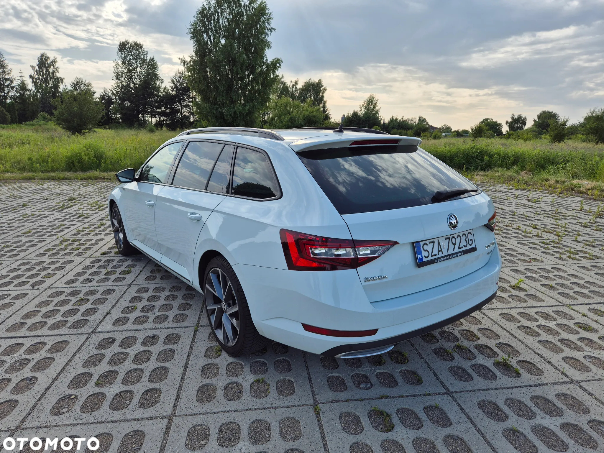 Skoda Superb 2.0 TDI 4x4 DSG Sportline - 26