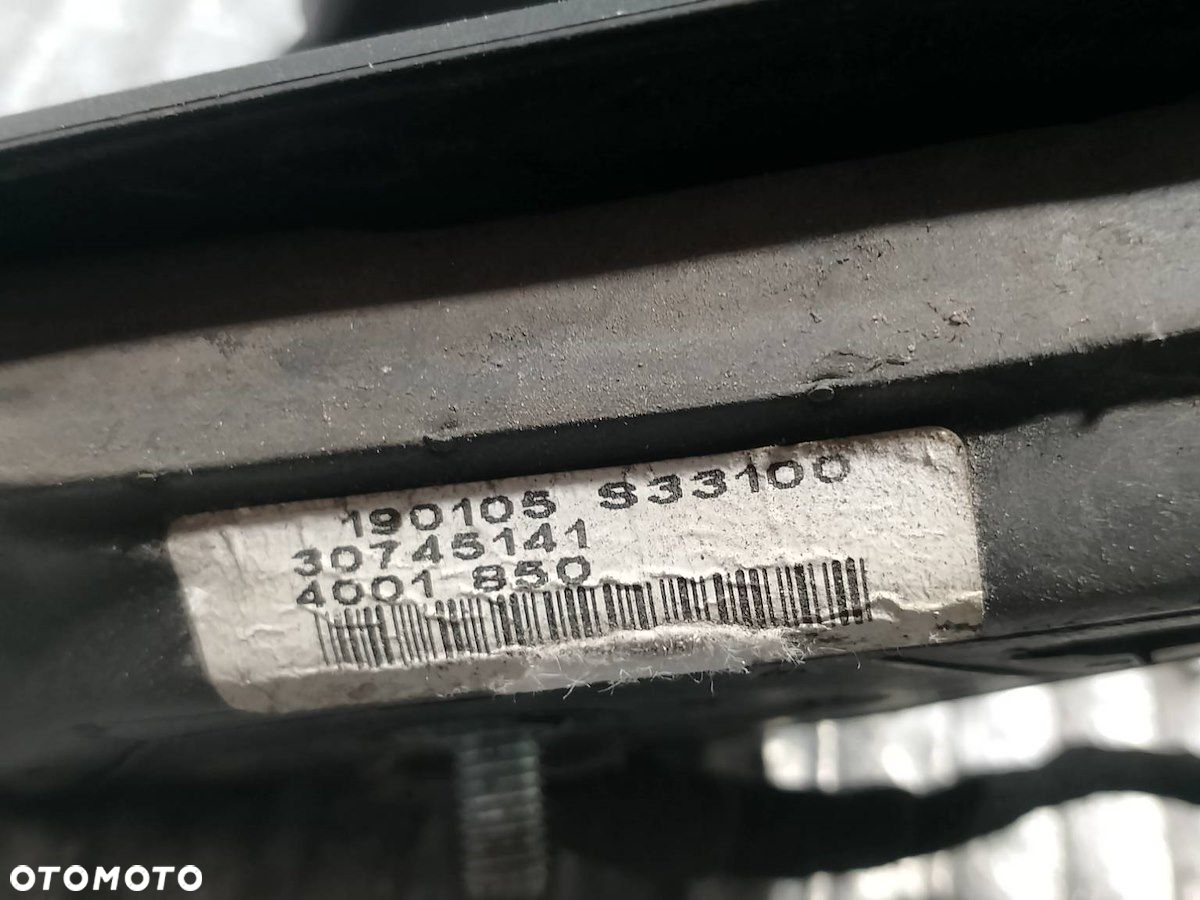 LUSTERKO PRAWE VOLVO V50 30745141 - 5