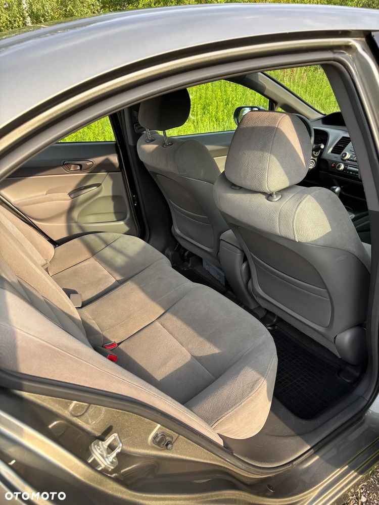 Honda Civic 1.8 Comfort - 13