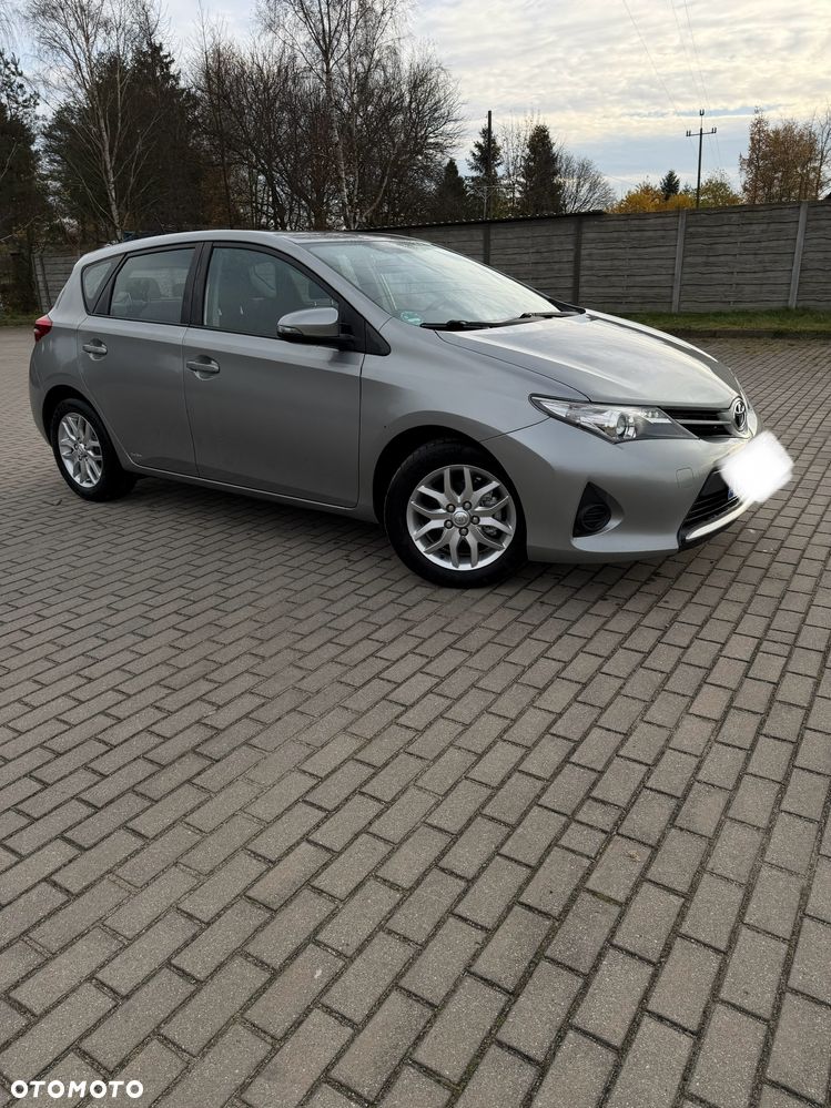 Toyota Auris - 1