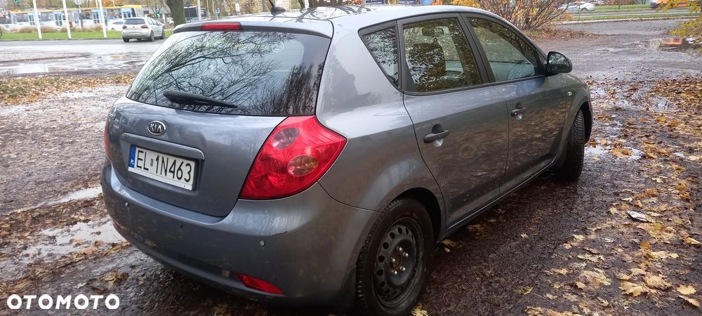 Kia Ceed 1.6 Comfort + - 6