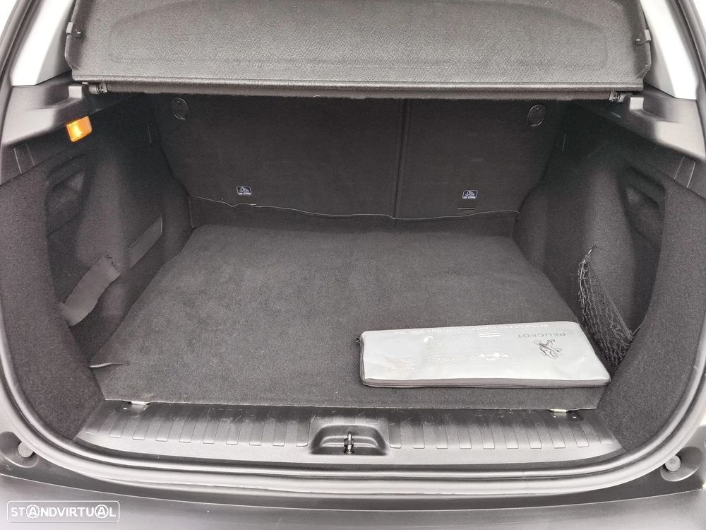 Peugeot 2008 1.2 PureTech Style - 21