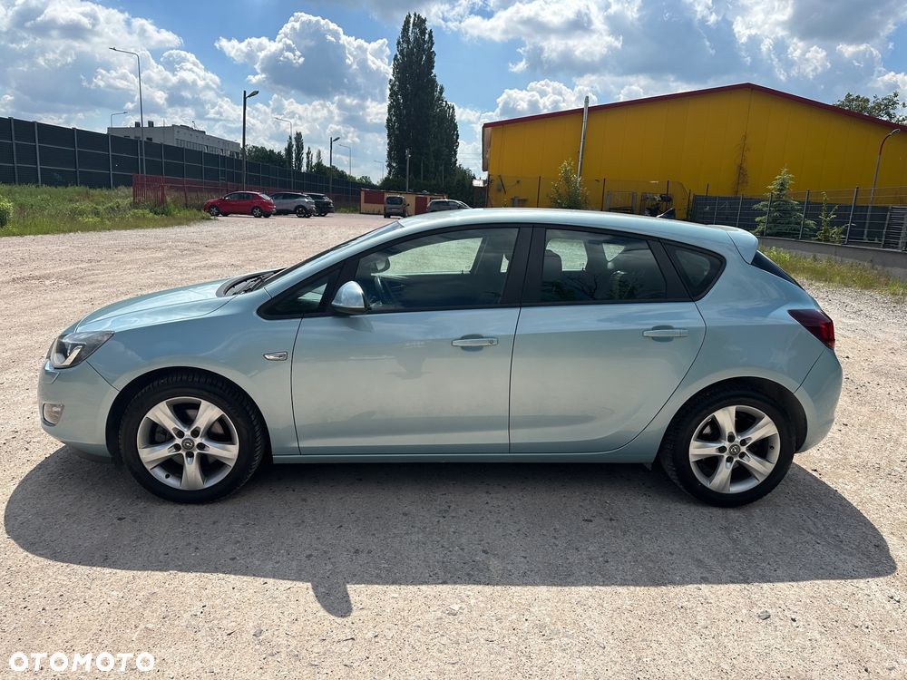 Opel Astra 1.6 Turbo Edition - 13
