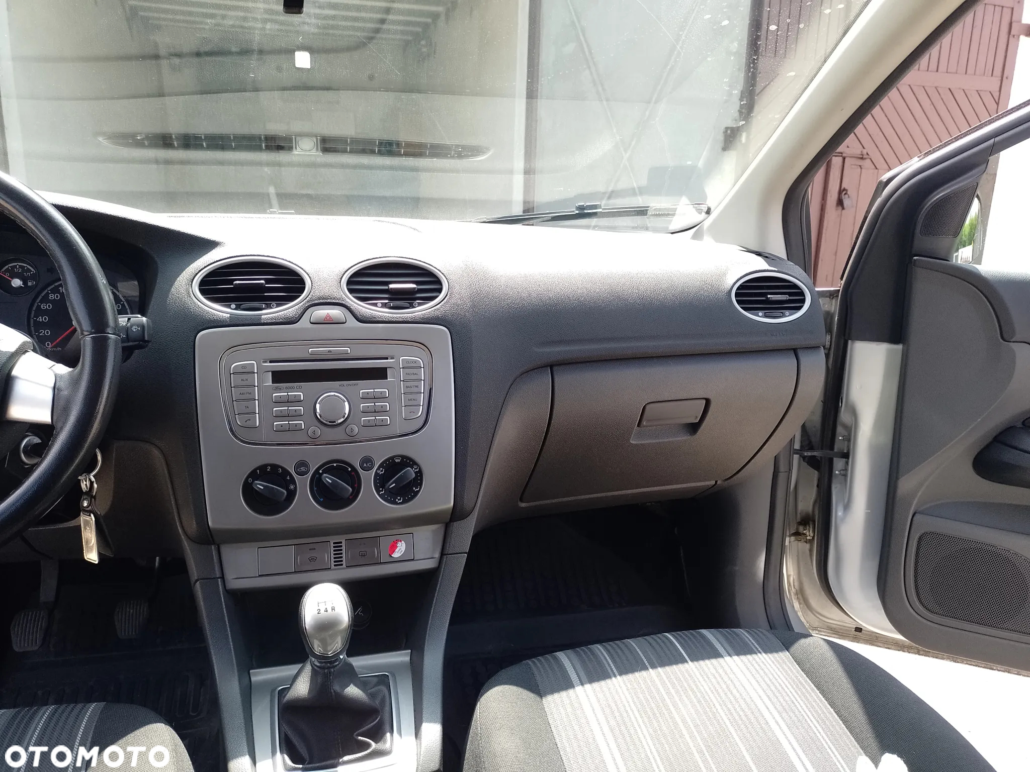 Ford Focus 1.6 Ambiente - 9