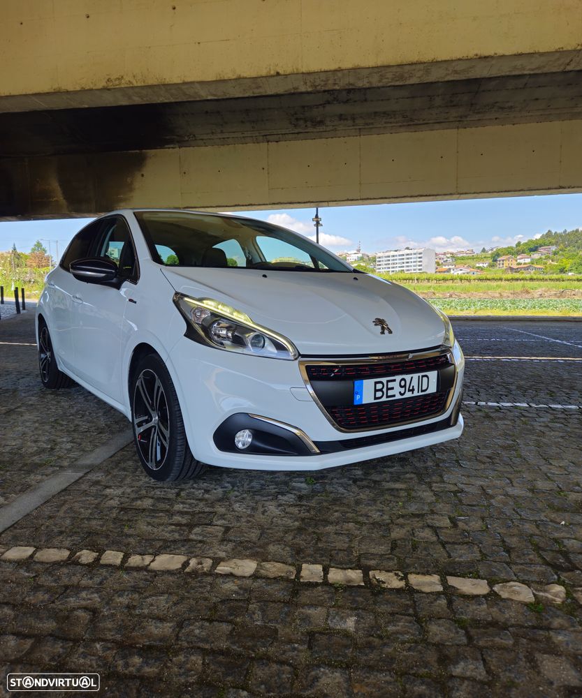 Peugeot 208 1.2 PureTech GT Line - 8