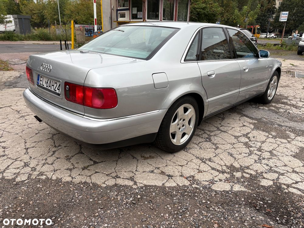 Audi A8 4.2 Quattro - 6