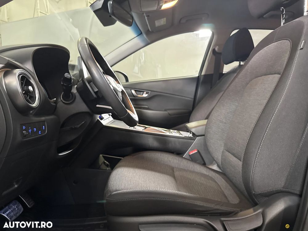 Hyundai KONA - 23