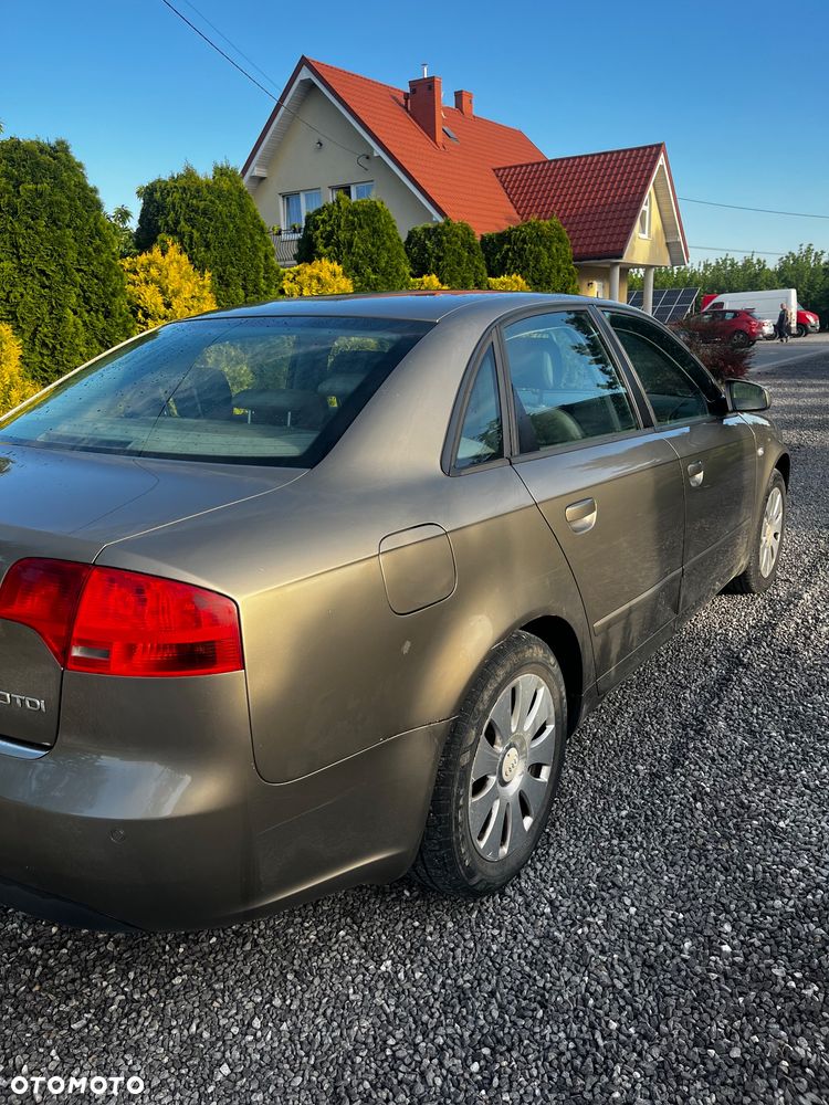 Audi A4 Limousine - 3