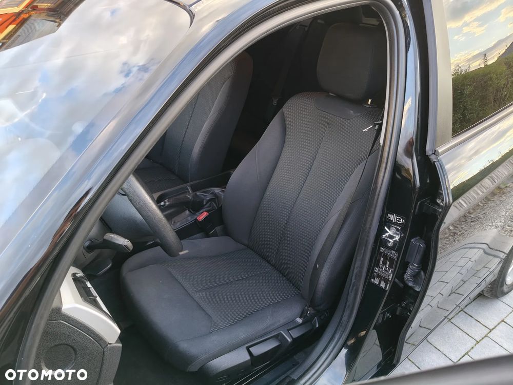 BMW Seria 1 116i - 21