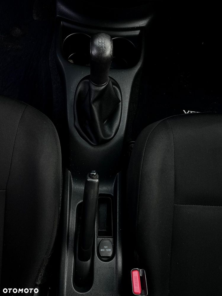 Nissan Tiida - 11