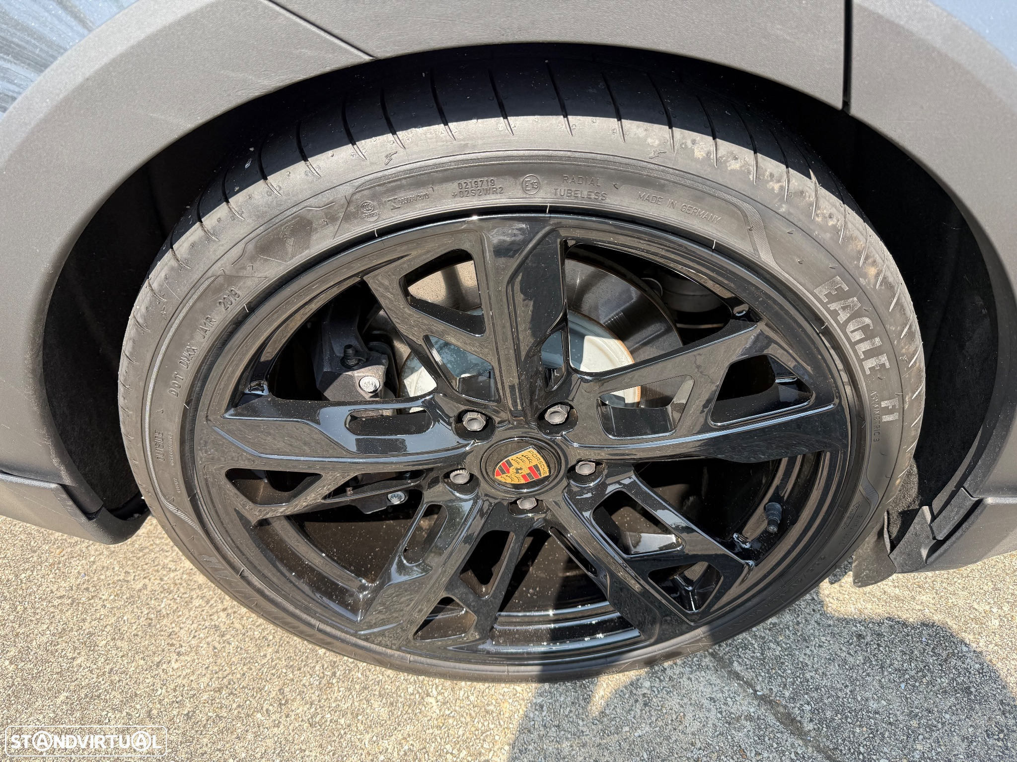 Porsche Taycan Cross Turismo 4 - 28
