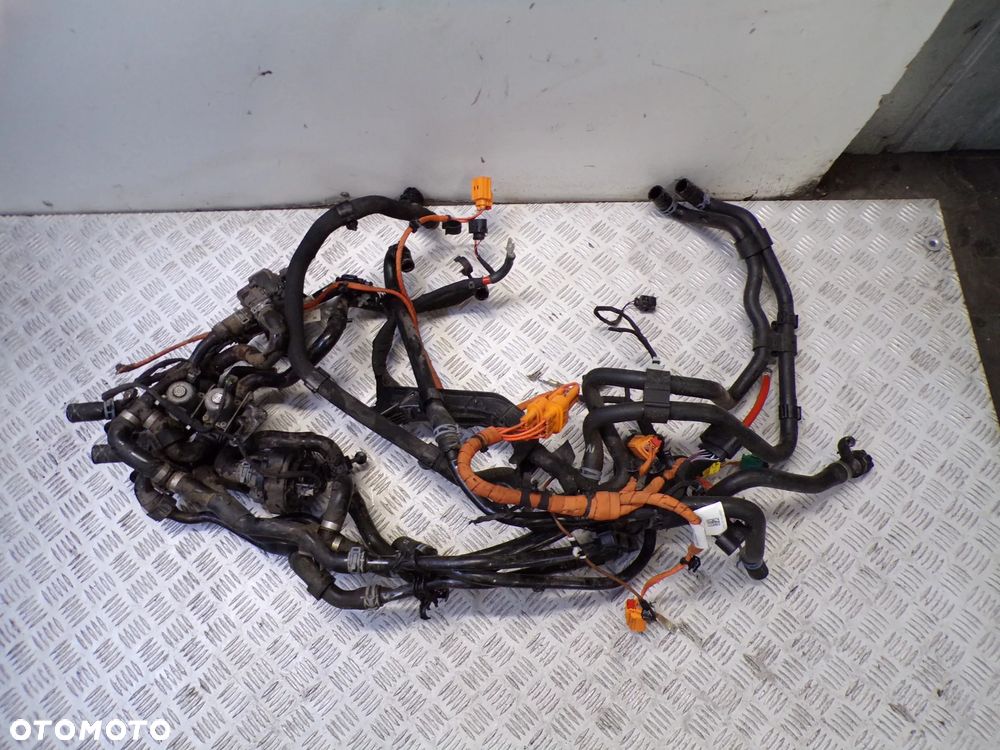 PRZEWODY PŁYNU CHŁODZĄCEGO Z POMPĄ SKODA ENYAQ IV