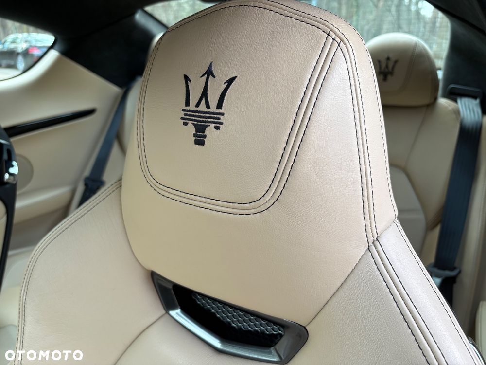 Maserati GranTurismo S Automatik - 14