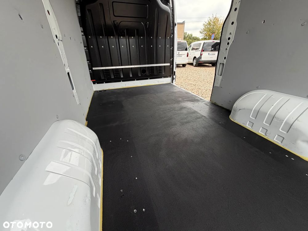 Renault MASTER L2H2 VAN Extended Grip przystosowany fabrycznie do jazdy po grząskim terenie, Mocny silnik 2.3dci 150KM Wzmocniony DMC:3.5t Ładowność 1361kg, Klimatronic, Fotel PNEUMATYCZNY, Kamera cofania, Parktroniki, Minibar, Tempomat, MP3, Bluetooth, USB, Lustro Wide View, Zawiasy drzwi 270', Zabudowa ładowni z instalacją DEFA 230V pod Serwis lub Warsztat, Nowe opony zimowe! - 29