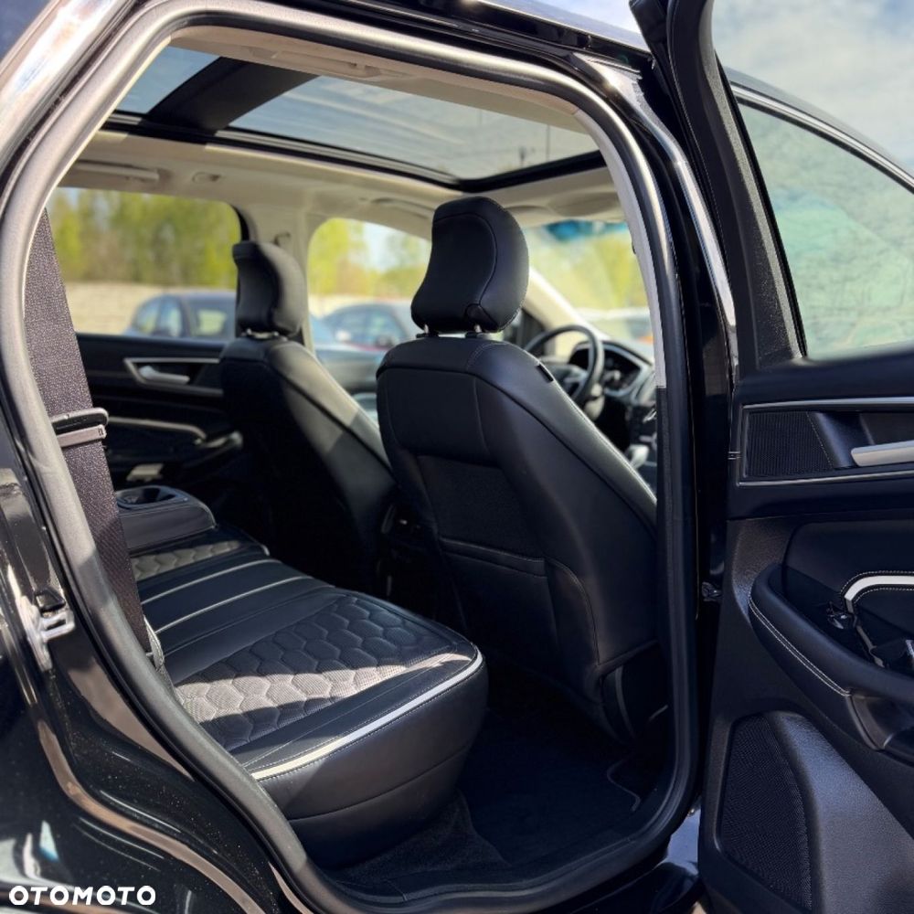 Ford Edge - 32