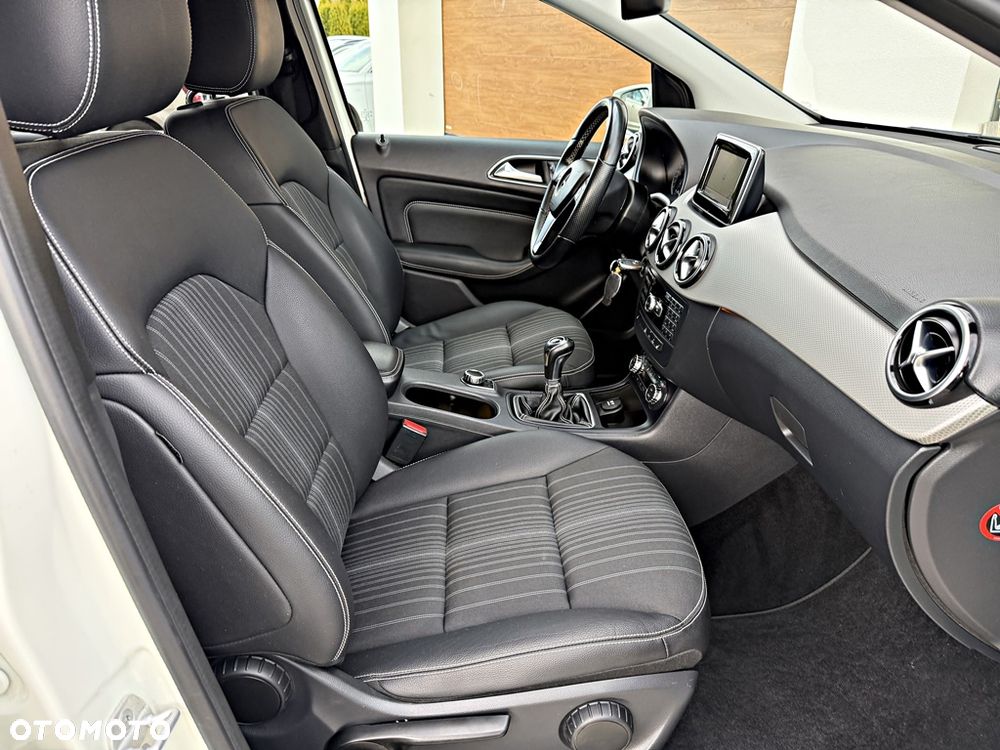 Mercedes-Benz Klasa B 200 BlueEFFICIENCY Edition 1 - 28