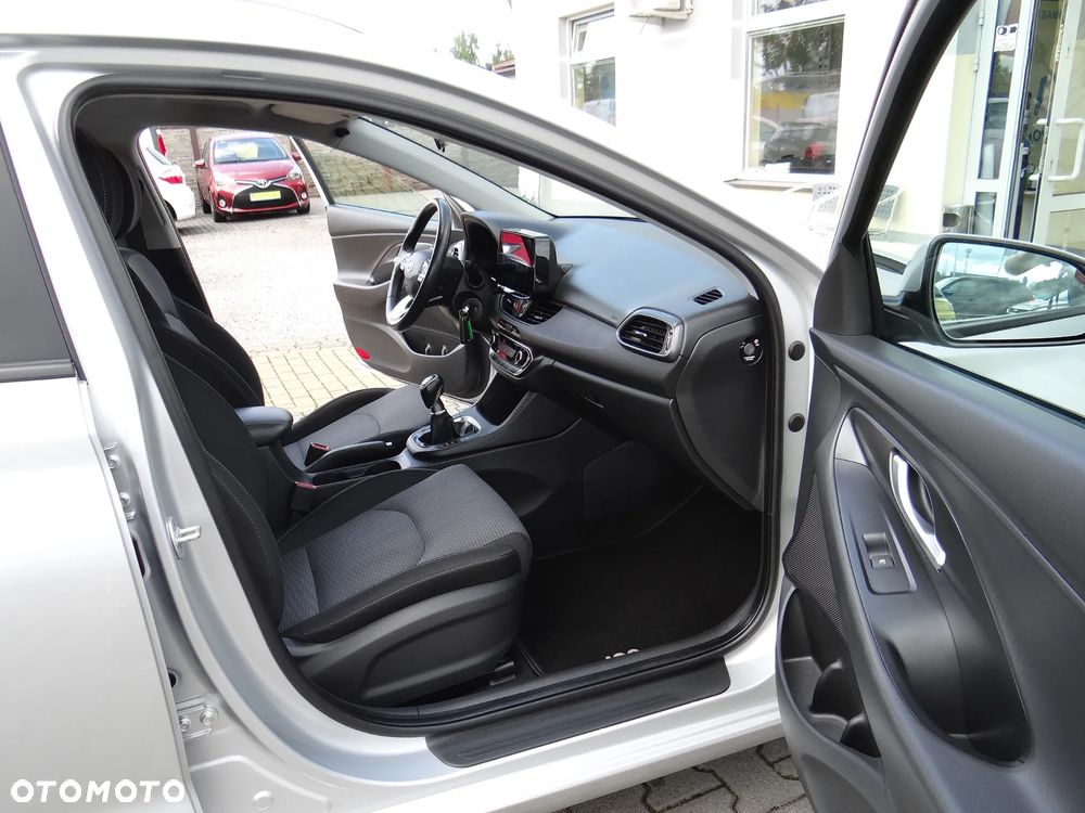 Hyundai i30 Kombi 1.4 Passion Plus - 32