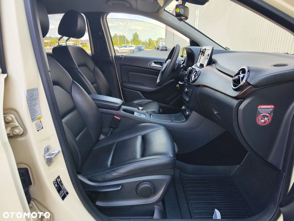 Mercedes-Benz Klasa B 180 (CDI) d 7G-DCT Style - 32