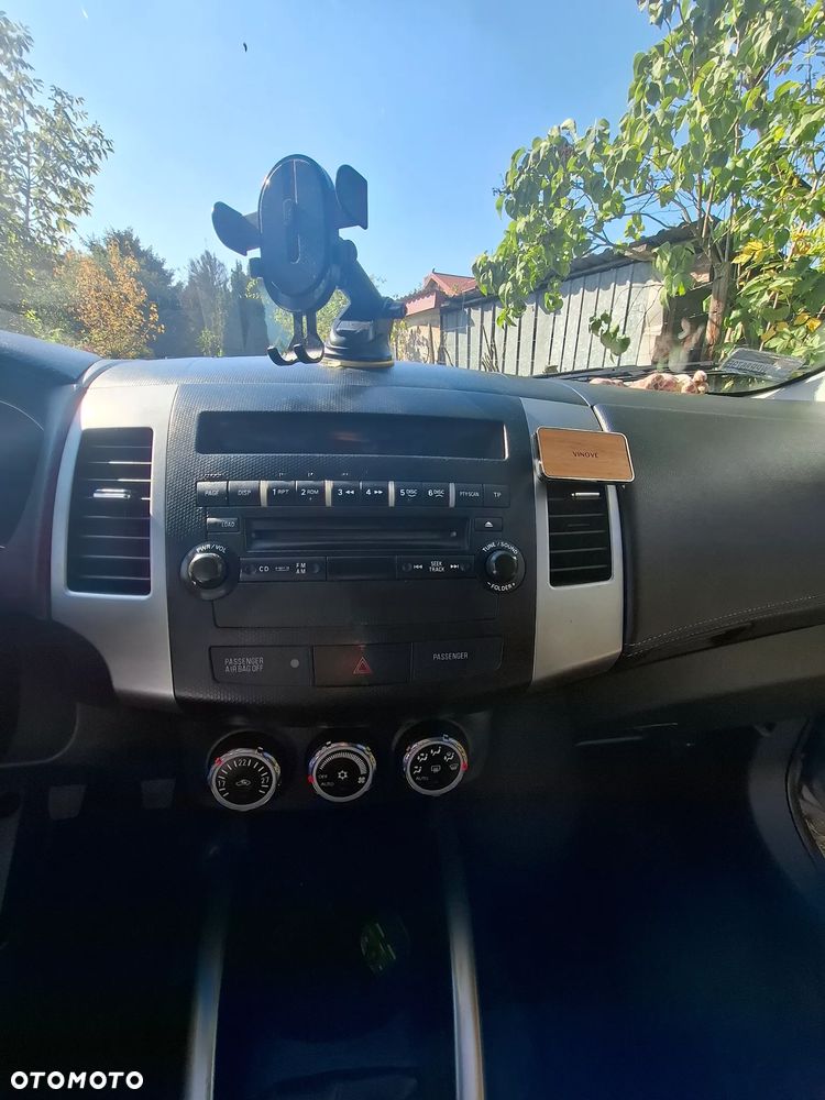 Mitsubishi Outlander 2.4 4WD Intense - 16