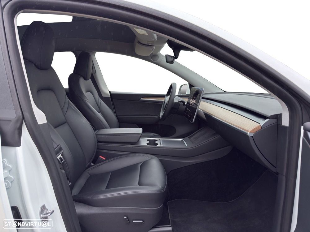 Tesla Model Y Long Range Dual Motor AWD - 14