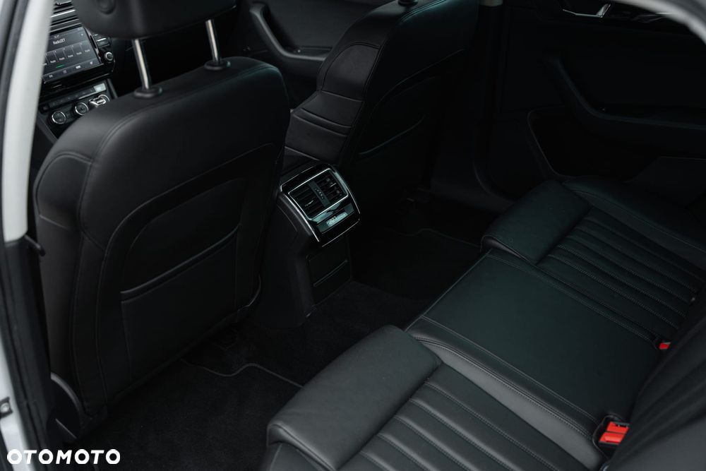 Skoda Superb 2.0 TDI L&K DSG - 28