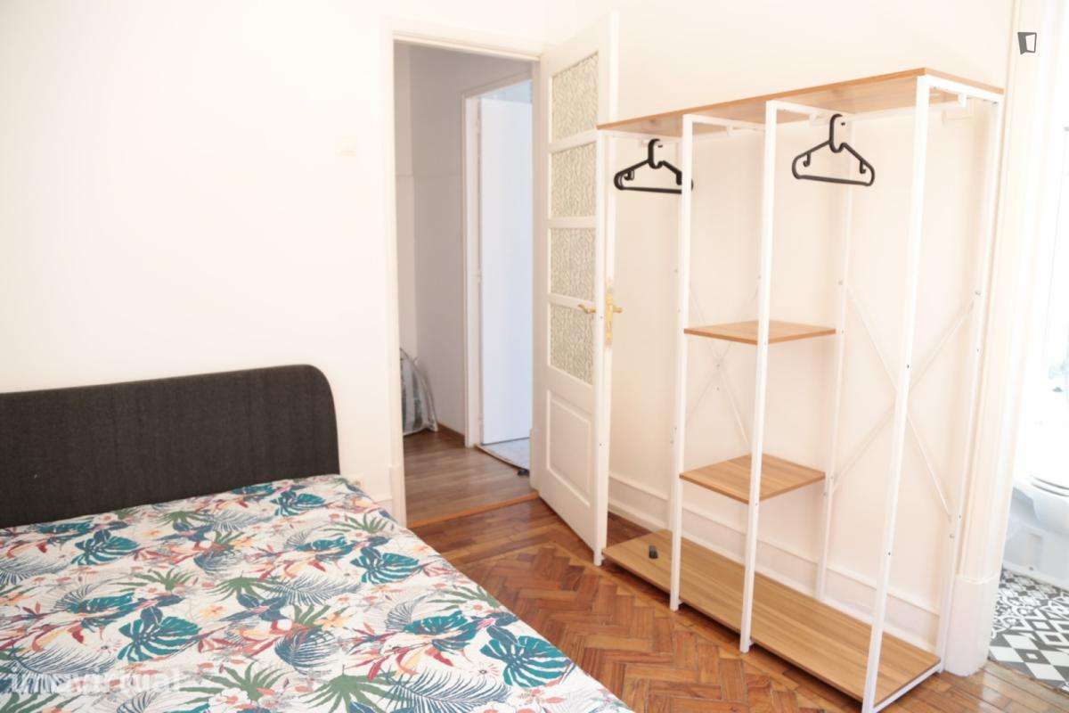 Quarto - localizado em Alameda Lisbon - Grande imagem: 3/19
