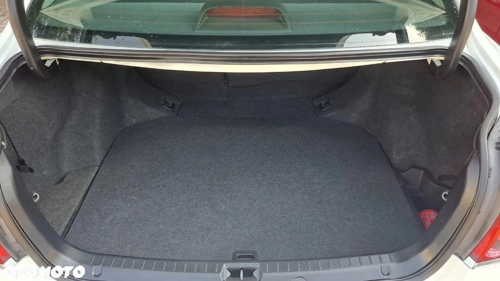 Toyota Avensis 2.4 VVT-i Prestige - 12