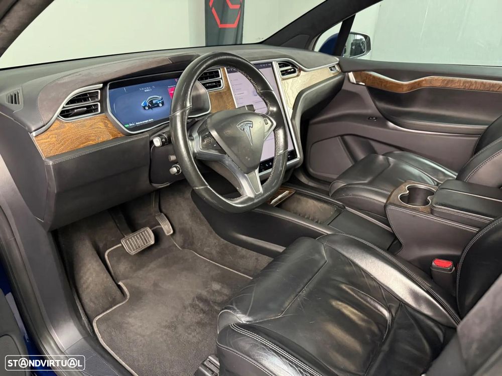 Tesla Model X 100D - 21