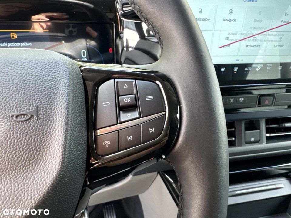 Ford Tourneo Custom - 22