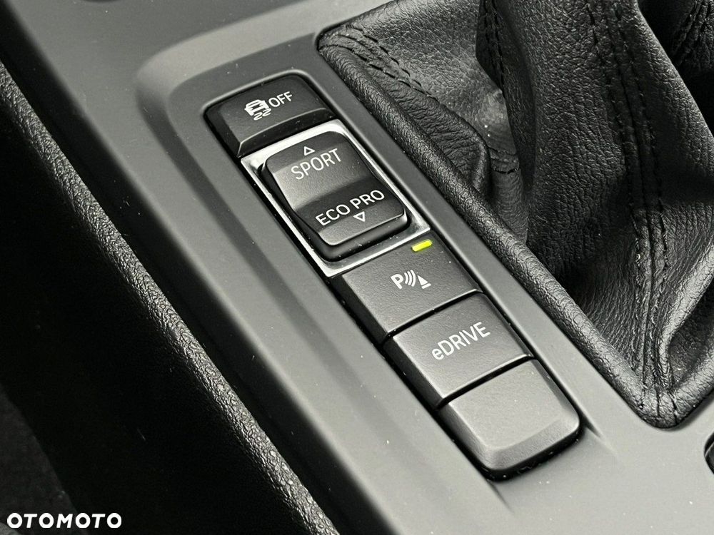 BMW X1 xDrive25e Advantage - 26