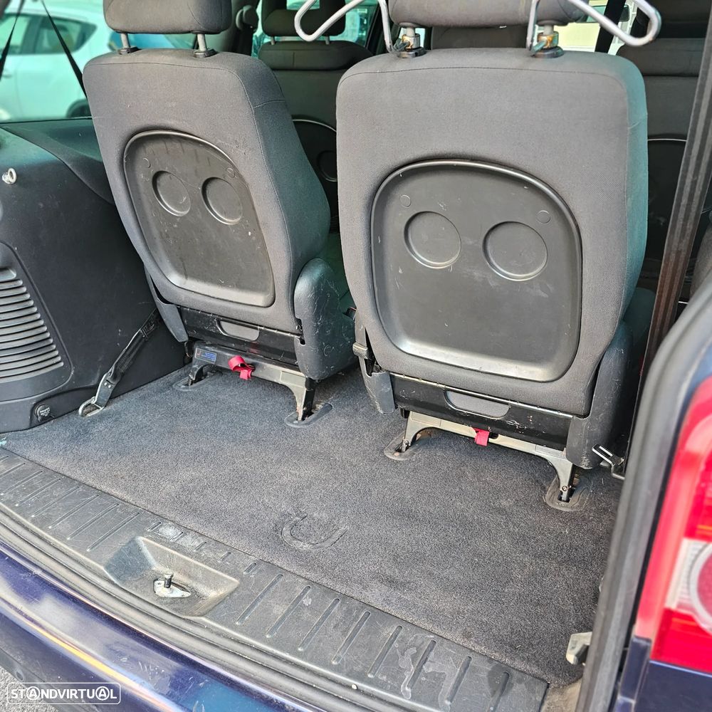 VW Sharan 1.9 TDi Confortline - 19