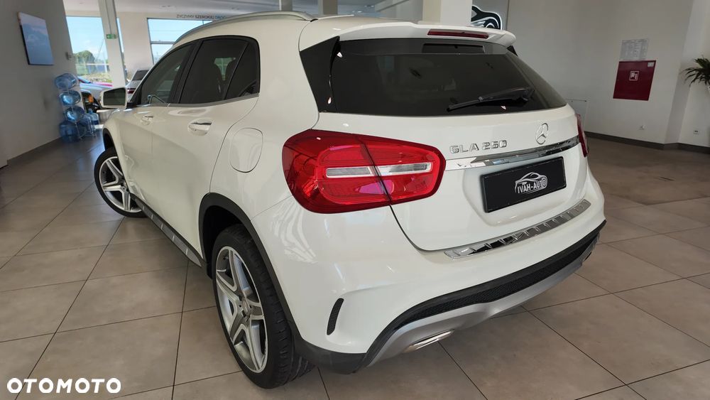 Mercedes-Benz GLA 250 4-Matic - 14