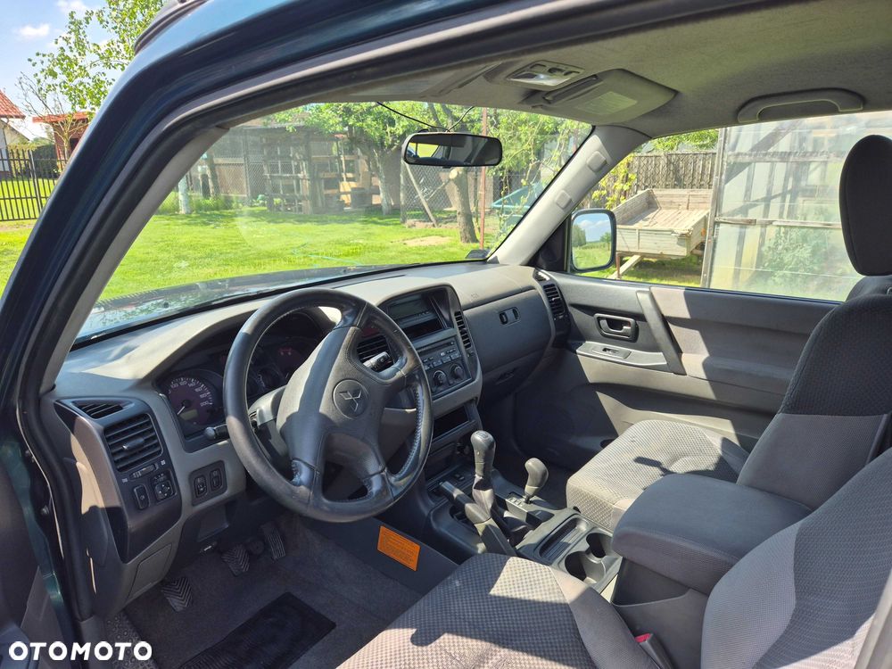 Mitsubishi Pajero - 7