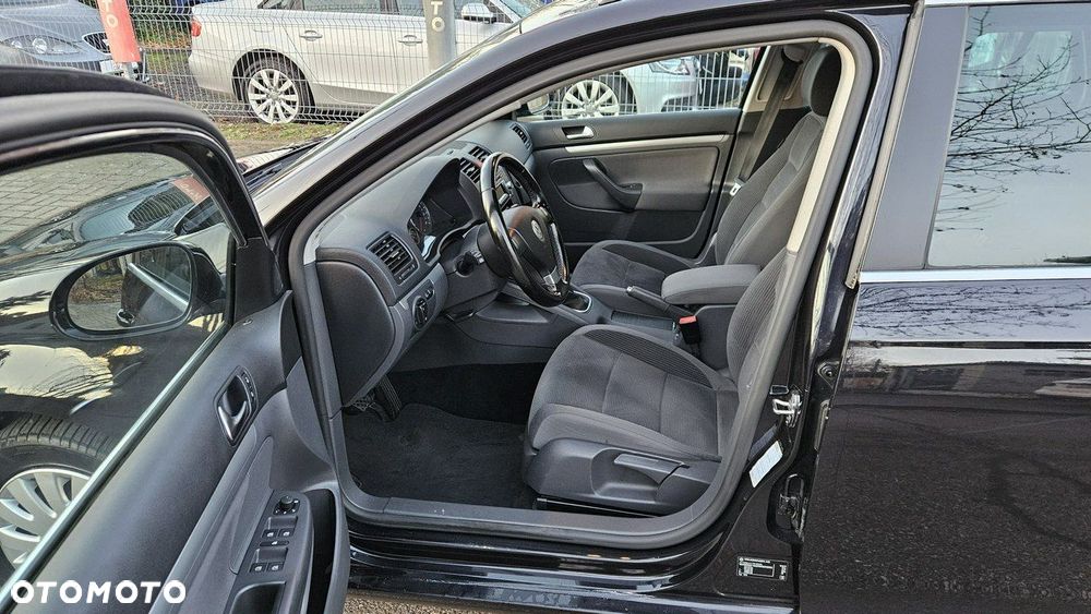 Volkswagen Golf 2.0 TDI DPF Highline - 13