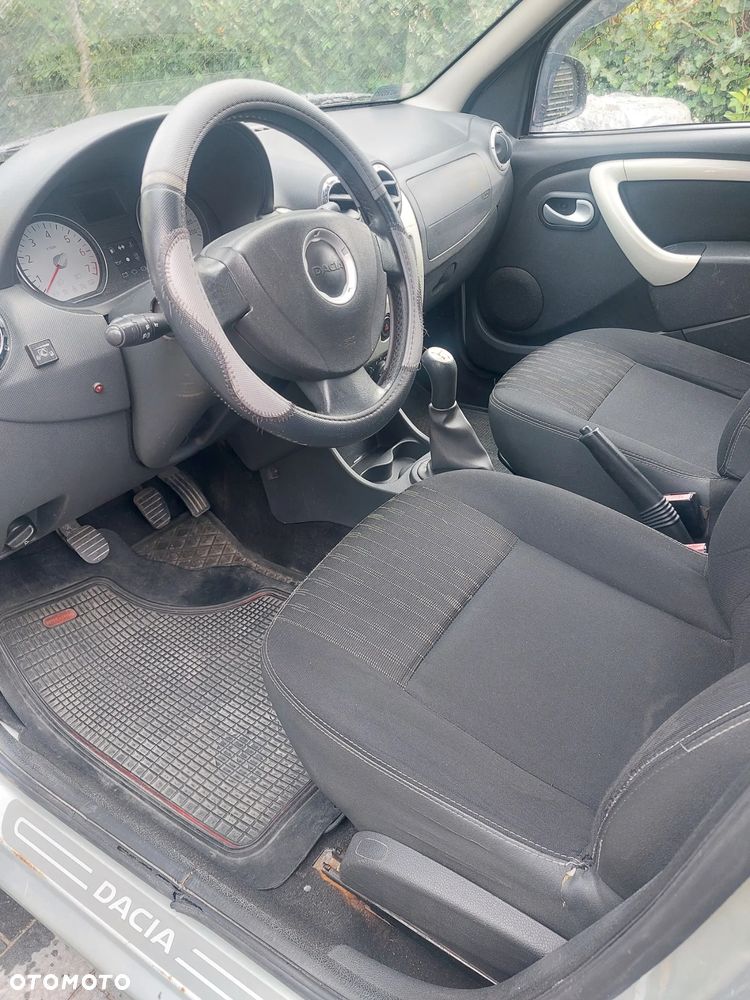 Dacia Logan 1.6 16V Laureate BL - 5